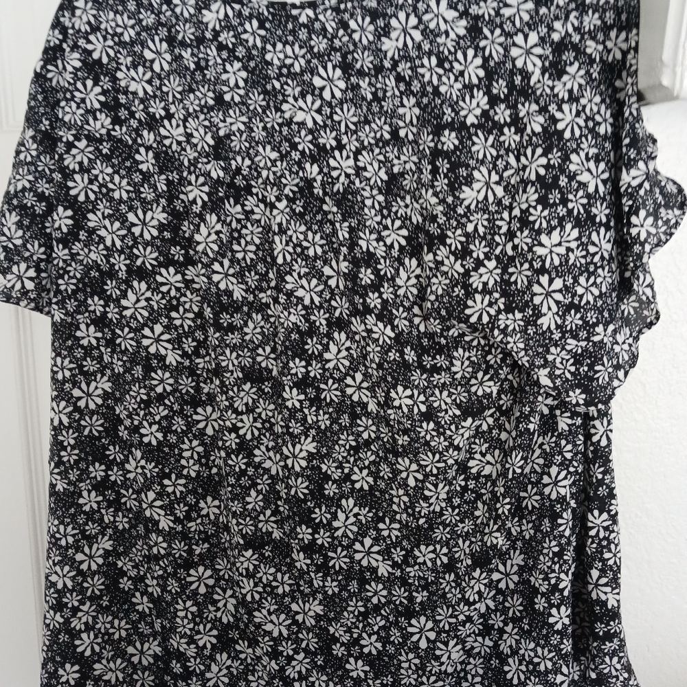 Styleco earthy woven short sleeve top black Springfield